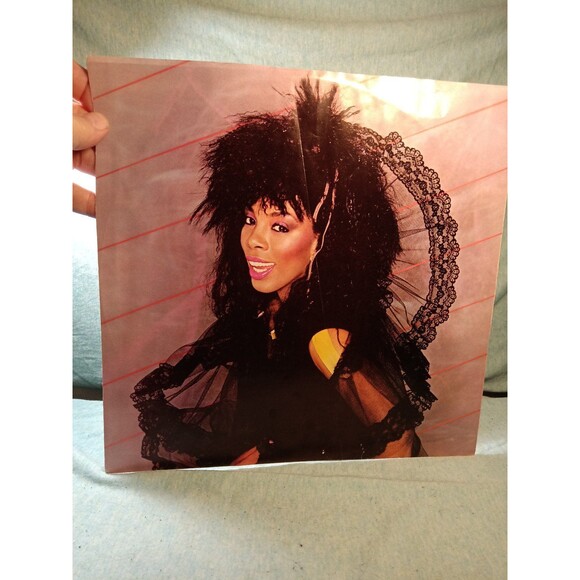 Vintage Donna Summer "She Works Hard for the Money" lp, 1983 - Picture 4 of 7